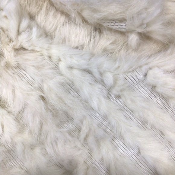 Elegant Cream Poncho genuine fur - Picture 3 of 3